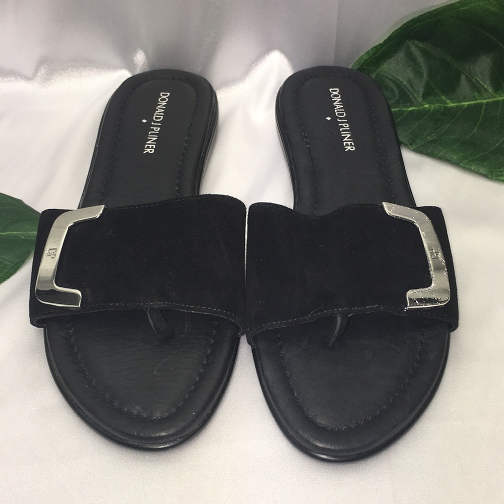NWOT DONALD J PLINER SANDALS